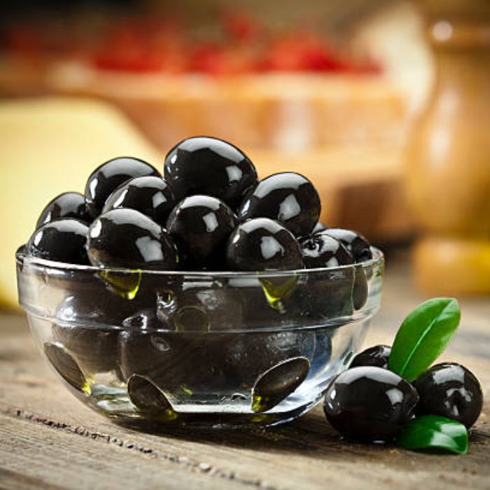 Olive Pures Black Olives 250 g with olives, water, and sea salt